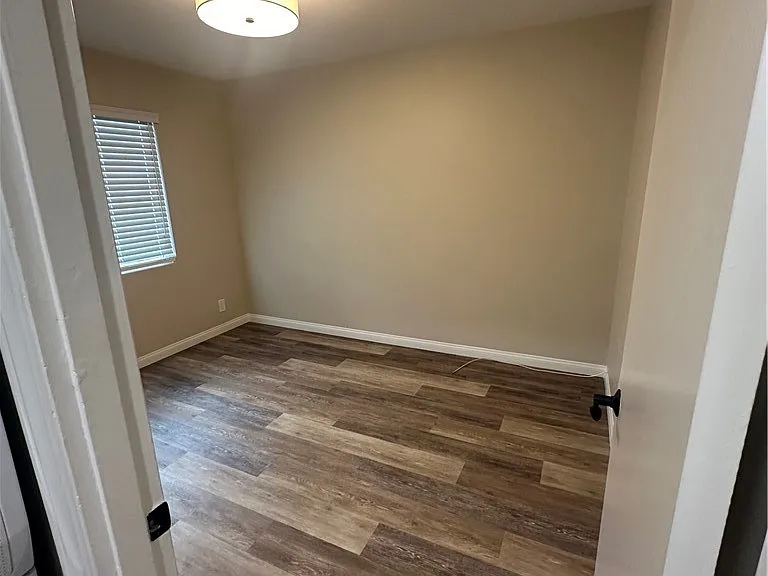 514 E Chalynn Cir — Photo 3