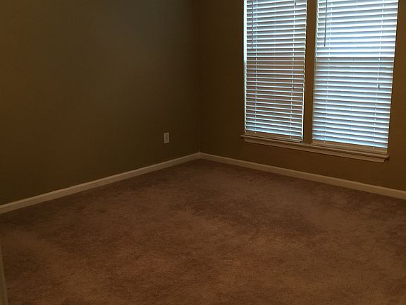 Very spacious front BR