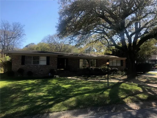 1805 Oak Knoll Dr, Mobile, AL 36607