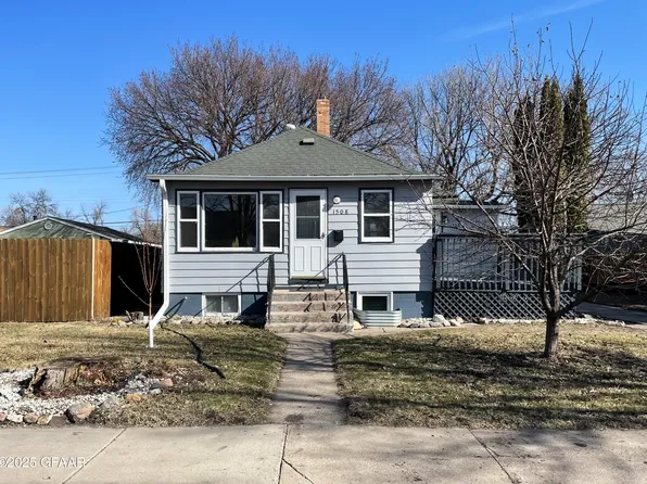 1508 8th Ave N, Grand Forks, ND 58203