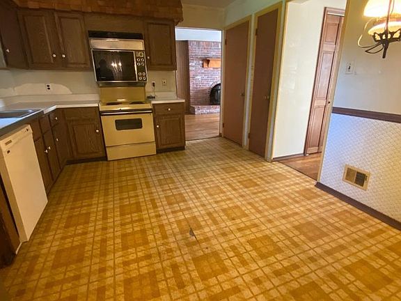 5th image of 3339 Pierson Dr