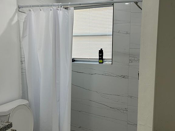 3rd image of 2135 NE 170th St APT 1