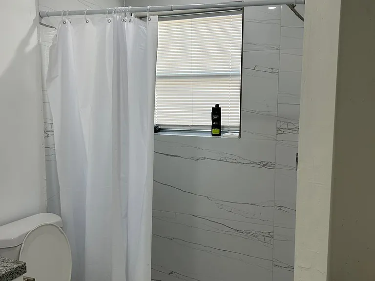 2135 NE 170th St #2 — Photo 3