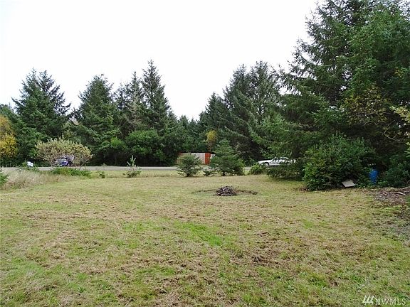 3rd image of 875 Vagabond Ave SW