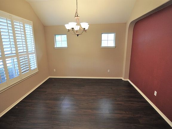 5th image of 3601 Juniper Hills St