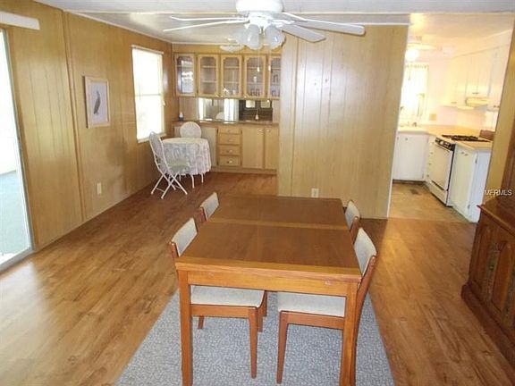 3rd image of 127 Shadow Woods Ln S