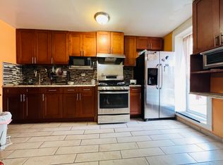 25-40 22nd St #22, Astoria, NY 11102