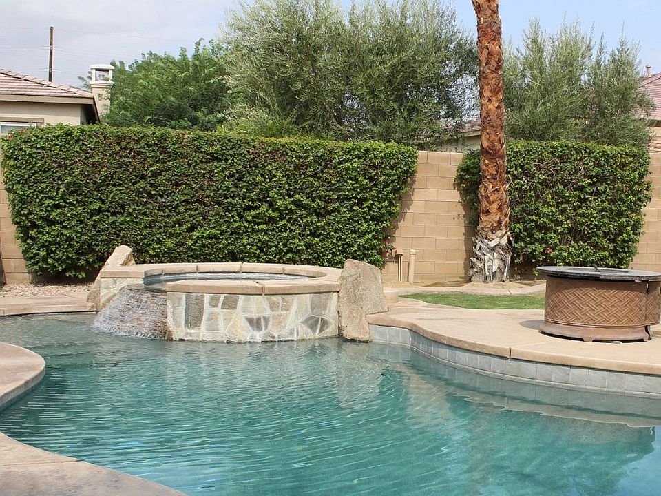 2nd image of 57775 Residenza Ct