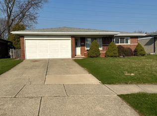 28911 Flanders Ave, Warren, MI 48088