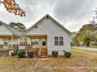 300 Hoskins Mill Ln APT F, Charlotte, NC 28208