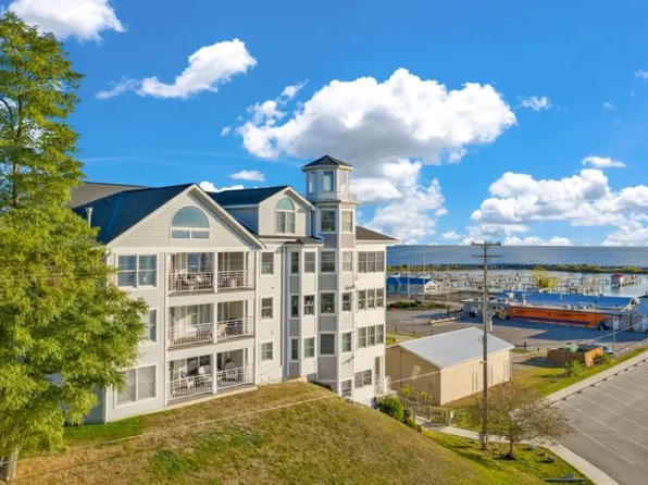 7338 Huron Ave, Lexington, MI 48450