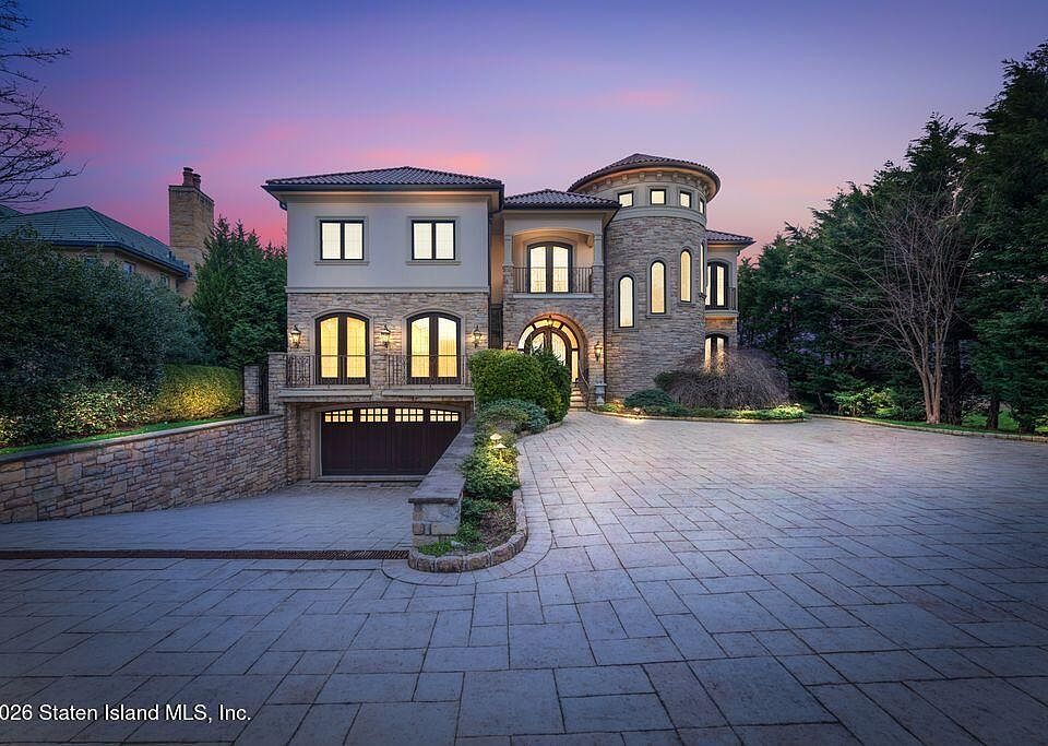 1st image of 40 Wakefield Rd