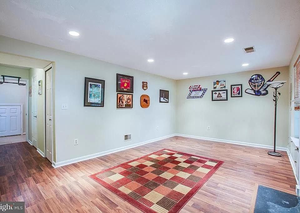 1st image of 400 Waters Cove Ct