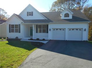 19 Whiting Farms Ln #19, East Lyme, CT 06357