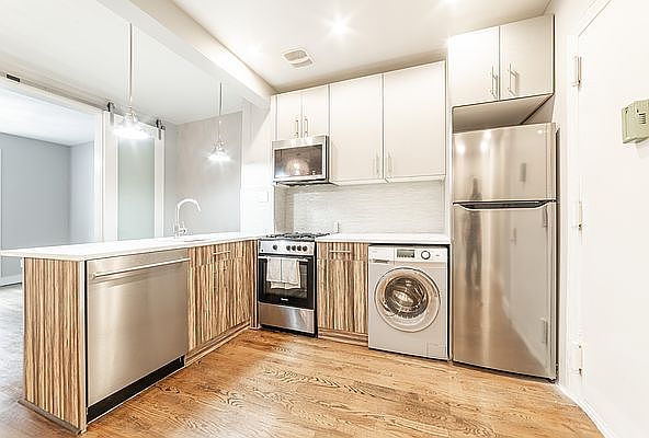 1st image of 15 Crooke Ave APT 3B