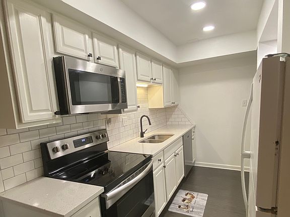 3rd image of 8503 Canterbury Sq W #B