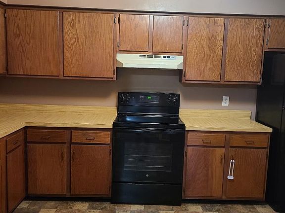 2nd image of 9 Leech Cir N APT 2