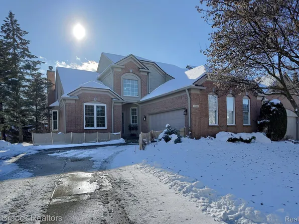 1644 Boulder Ct, Rochester, MI 48306