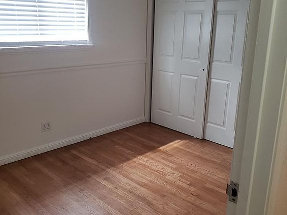 5th image of 1410 Glenwood Dr