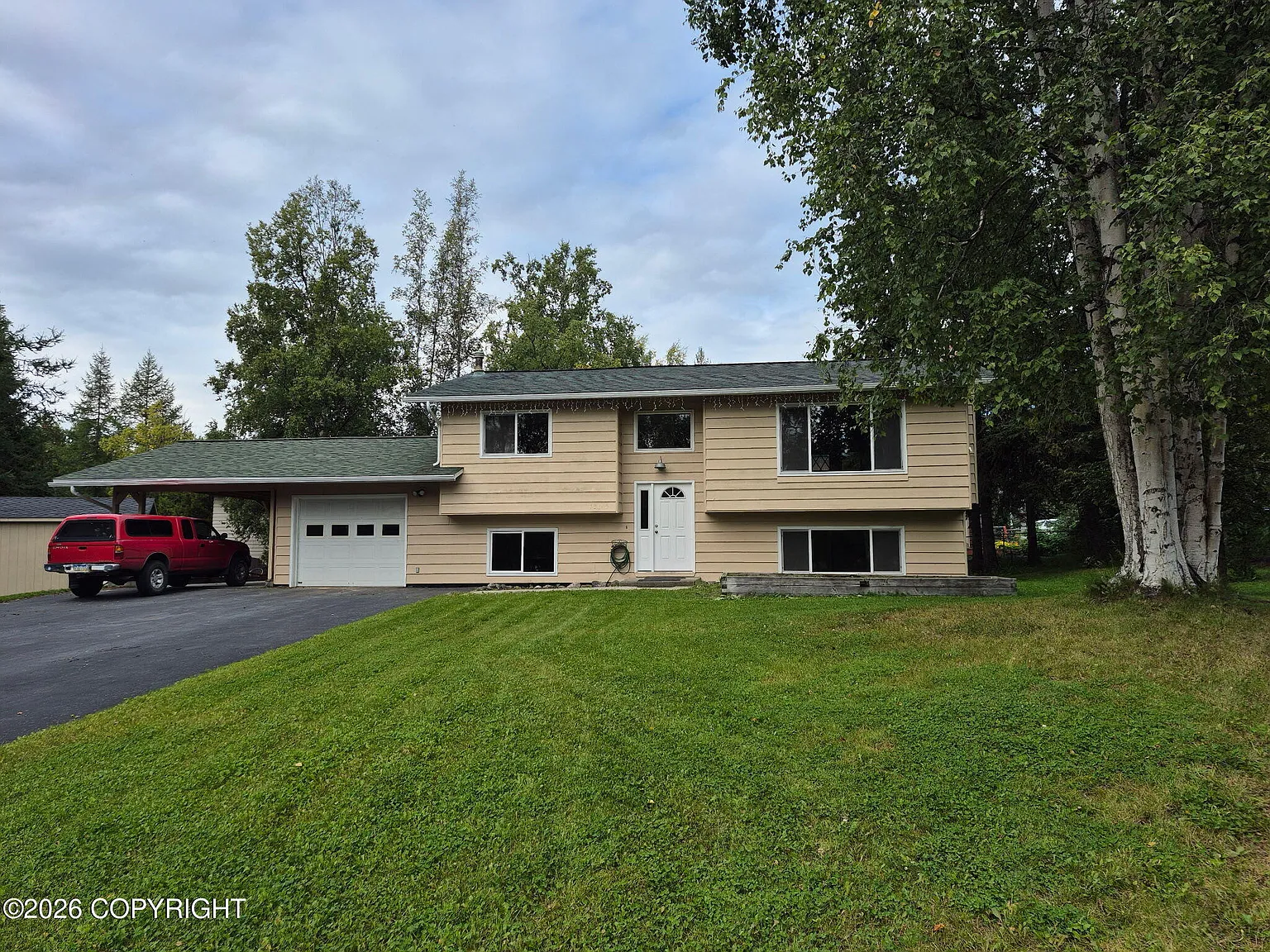 4 bed, 2.0 bath, 1888 sqft, $2,900 — Photo 2