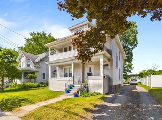 555 Grove St, Oshkosh, WI 54901