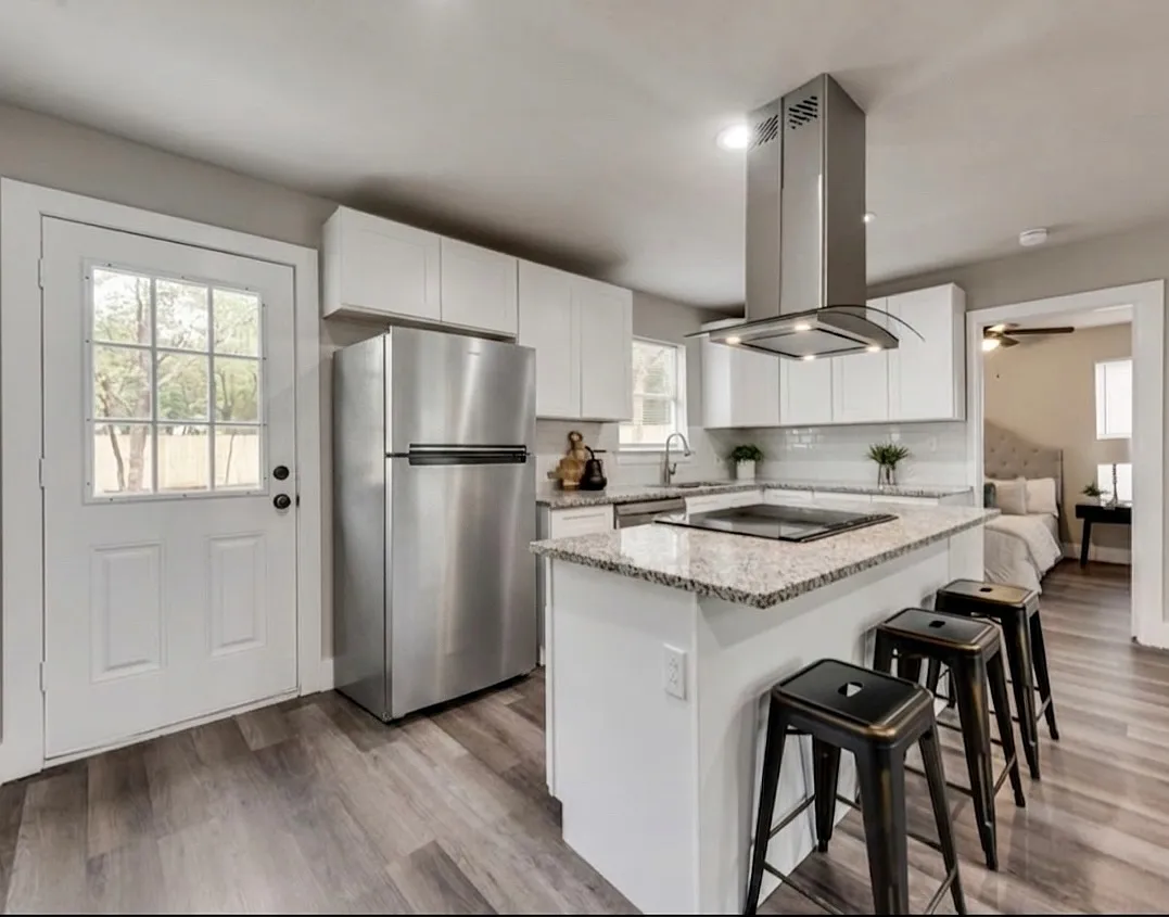3 bed, 1144 sqft, $2,000 — Photo 4
