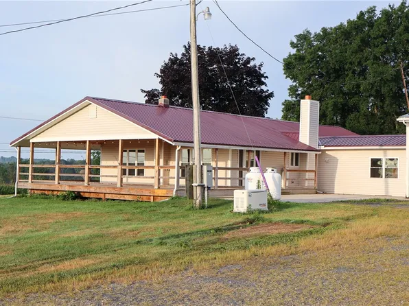 12727 S Butler Rd, Savannah, NY 13146