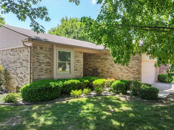 458 Sandehurst Dr, Grand Blanc, MI 48439