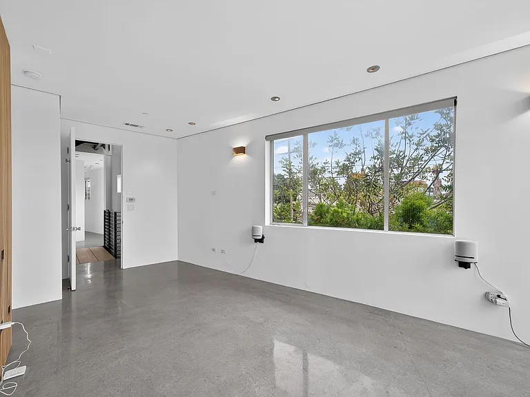404 Grand Blvd — Photo 23