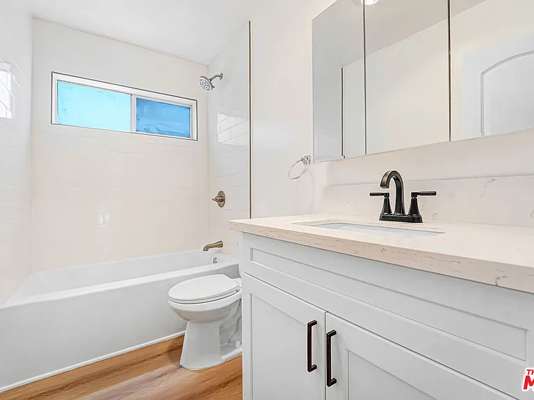 8208 Romaine St #1 — Photo 7