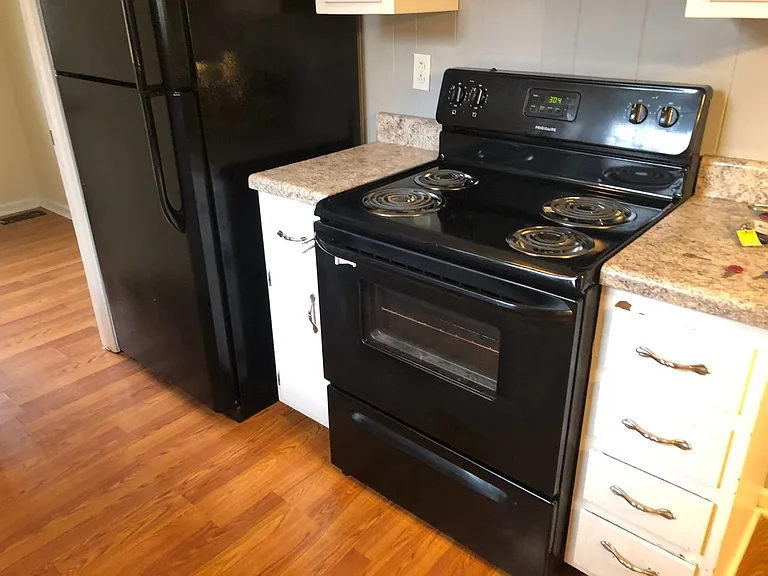 225 Old Hopkinsville Hwy — Photo 5