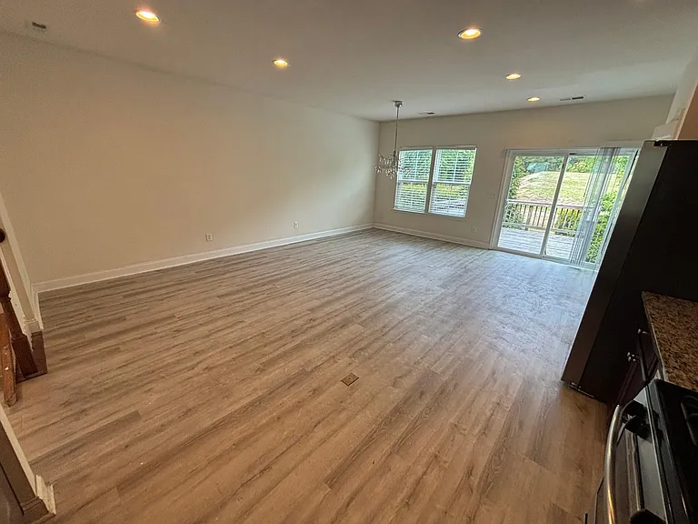 721 Suffield Way — Photo 16
