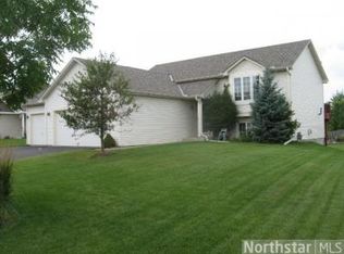 206 Adam Cir, Carver, MN 55315