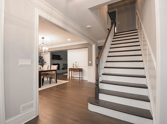 2nd image of 1511 Laurel Ave
