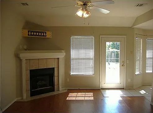 3rd image of 330 Sun Meadow Dr