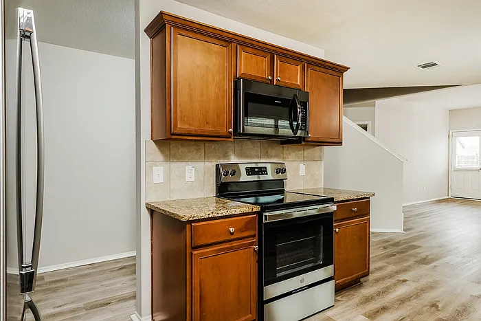 1207 Savannah Ridge Dr — Photo 7