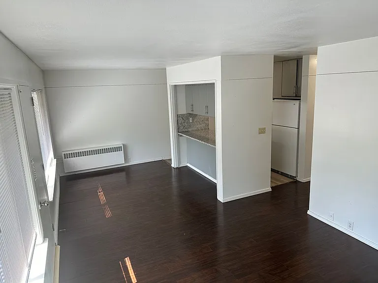 1717 E Jefferson St — Photo 16