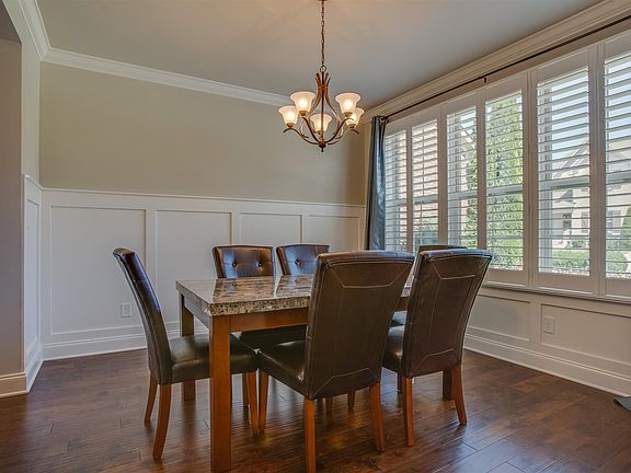 3rd image of 1016 Becket Cir