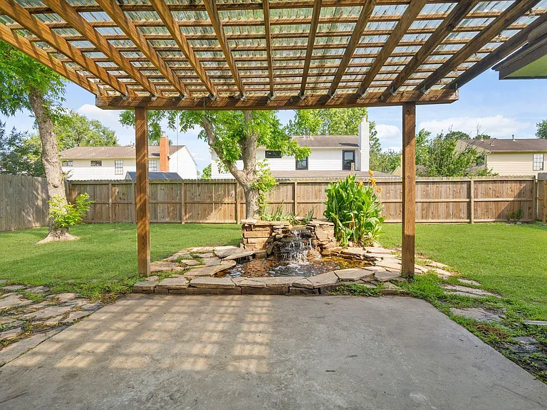 710 Lochnell Dr — Photo 25