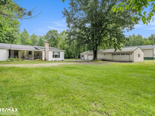 5287 Lewis Rd, Beaverton, MI 48612