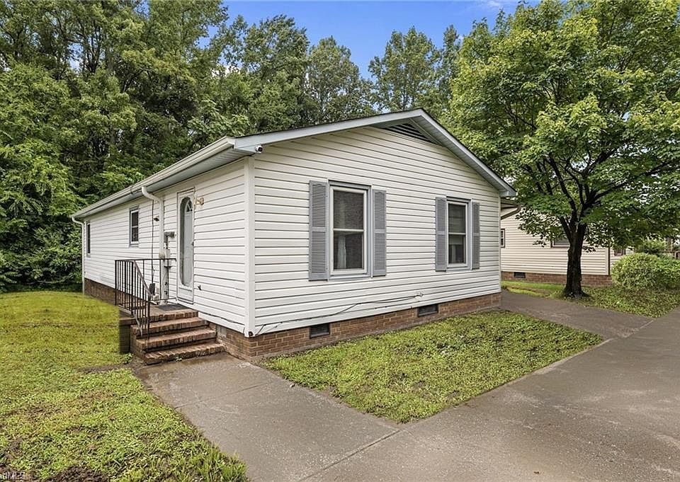 1st image of 2036 Willow Rd