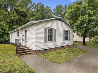 2036 Willow Rd, Greensboro, NC 27406