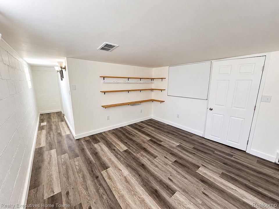 1030 Division St, photo 21