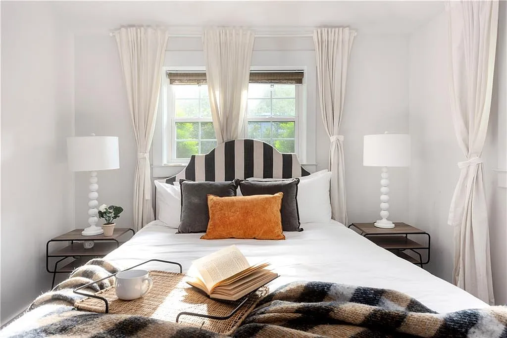 1 bed, 1.0 bath, 1250 sqft, $3,000 — Photo 2