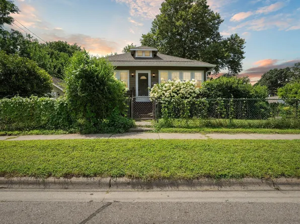 831 Beaufield St, Ferndale, MI 48220