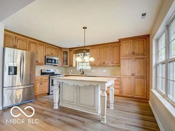 3rd image of 5651 Pine Knoll Blvd
