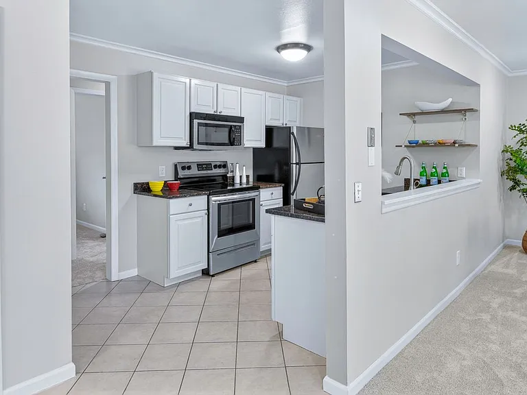 1895 Alpine Ave #E18 — Photo 5