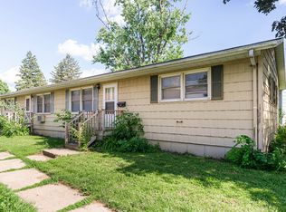 650 N 11th St, Dekalb, IL 60115