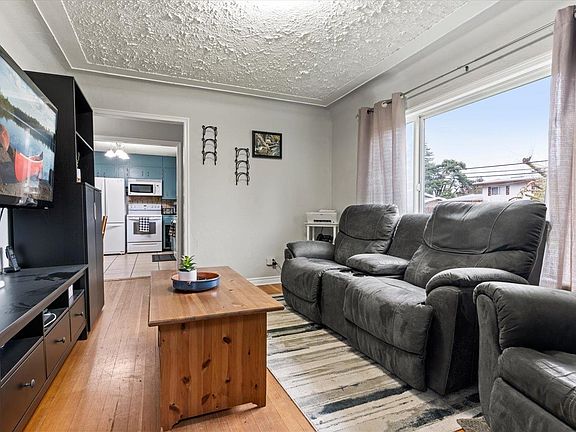 5th image of 10189 Kent Rd