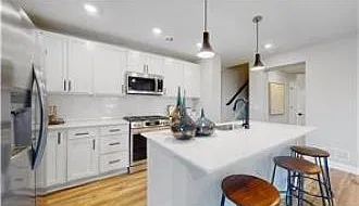 3 bed, 1800 sqft, $2,400 — Photo 1